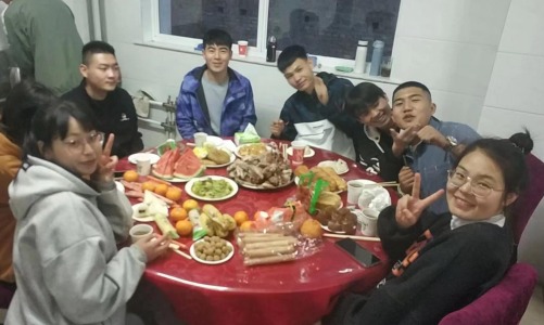 外语系王中全老师假期招待留宿学生