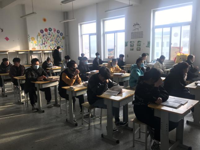 防震零距离，安全伴我行：临夏现代职业学院电商系防地震演练
