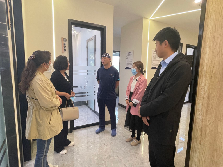 临夏现代职业学院  “访企拓岗促就业”专项活动——临夏现代职业学院副院长赴临夏市康保口腔专科门诊洽谈校企合作