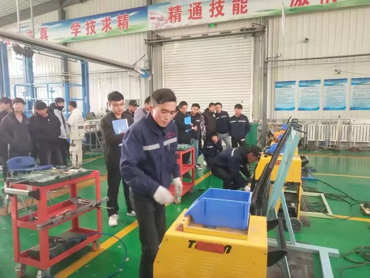 汽车工程系学生技能大赛